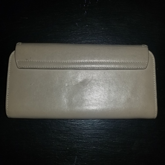 💞Neutral Chloe Long Wallet💞 - Picture 4 of 12